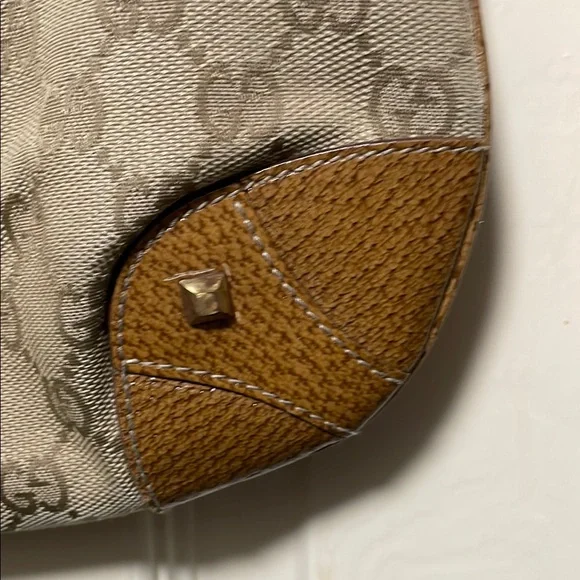 Jackie Bardot Nailhead Gucci Shoulder Bag - Picture 3 of 11